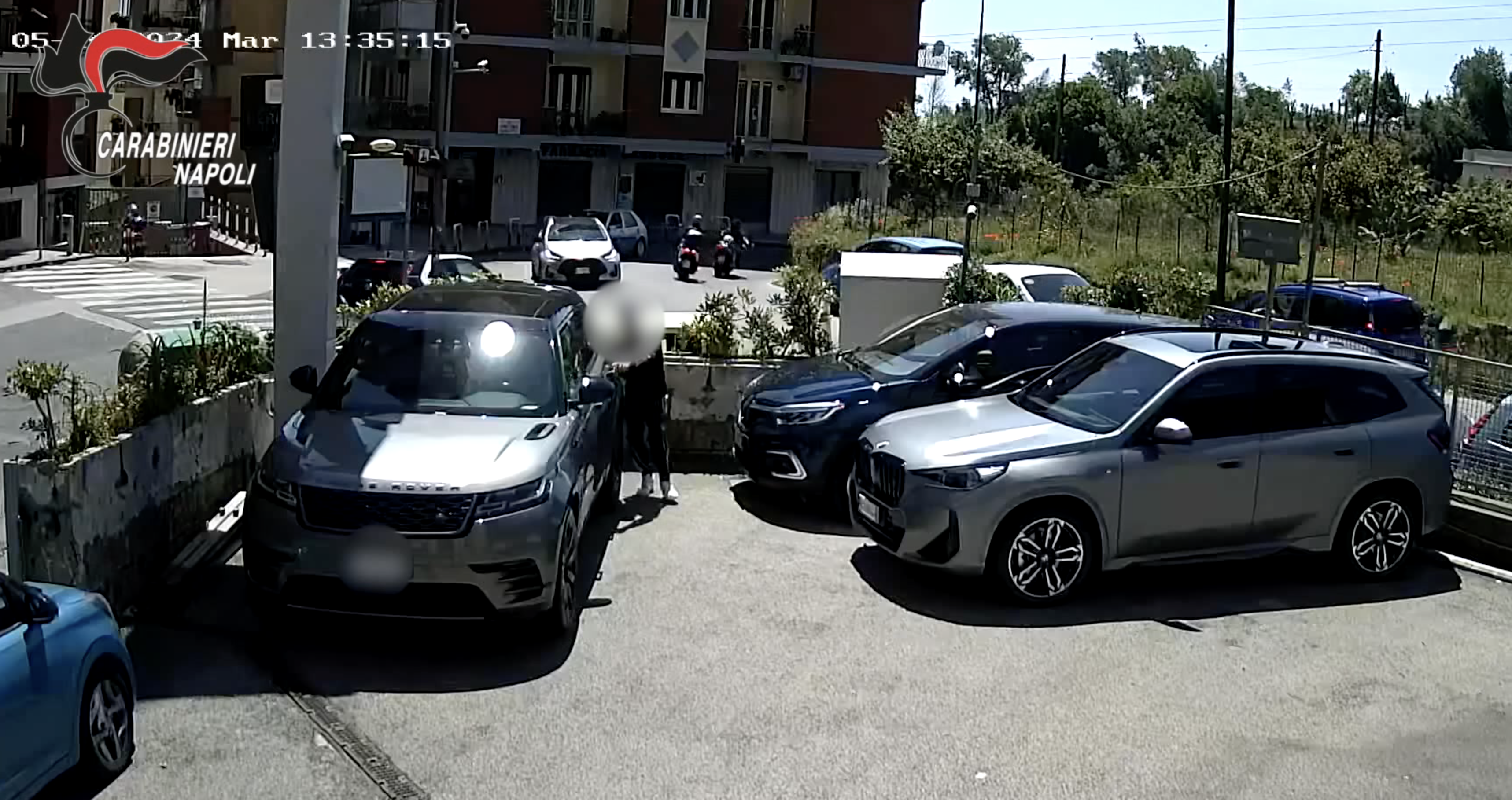 Gps nel paraurti e nei retrovisori delle auto da rubare: furti anche a Pozzuoli, arrestate quattro persone