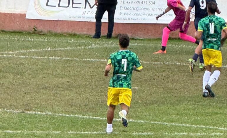 CALCIO/ Il Rione Terra cala il tris e aggancia il secondo posto