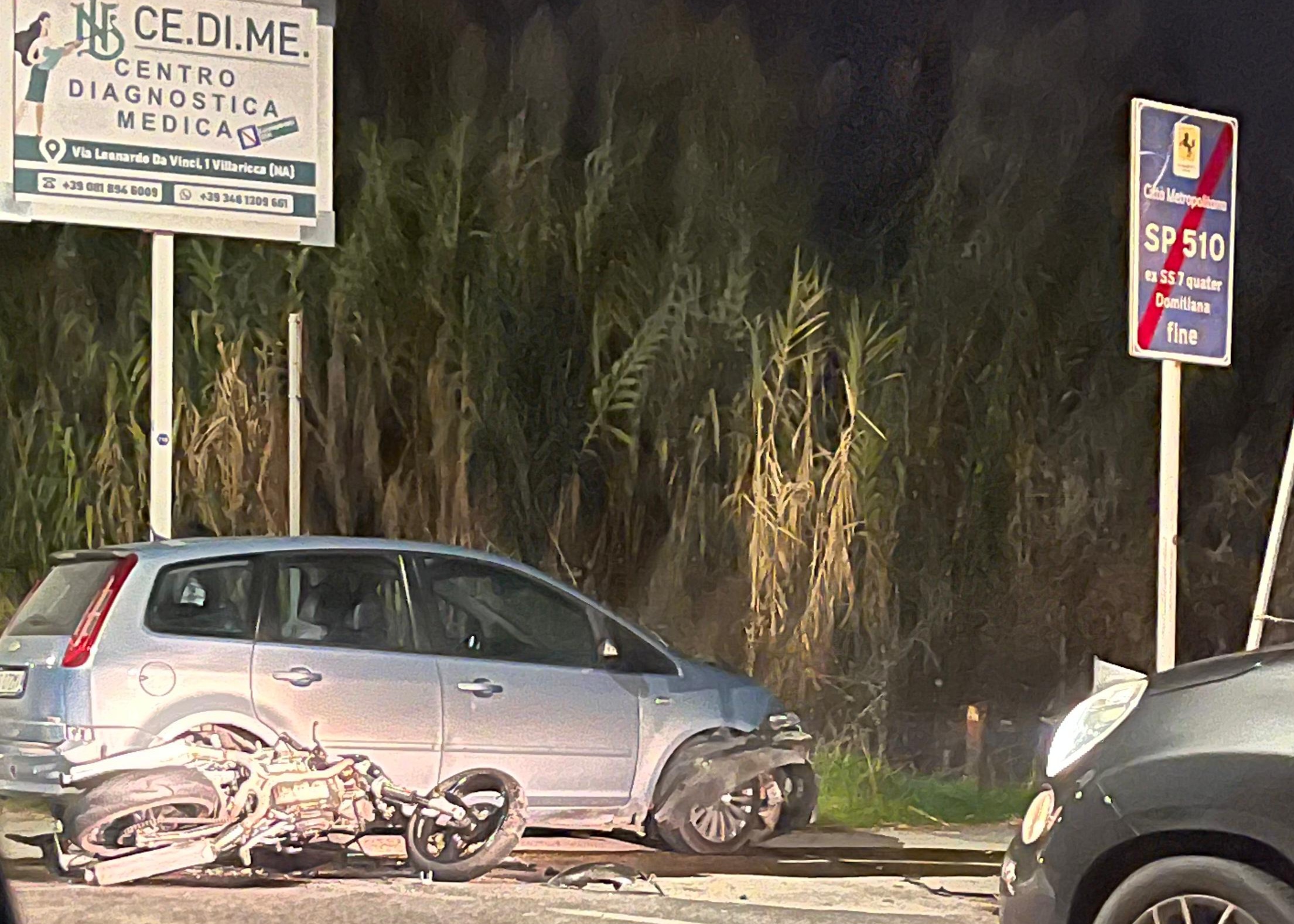 Scontro auto-moto a Licola: un ferito