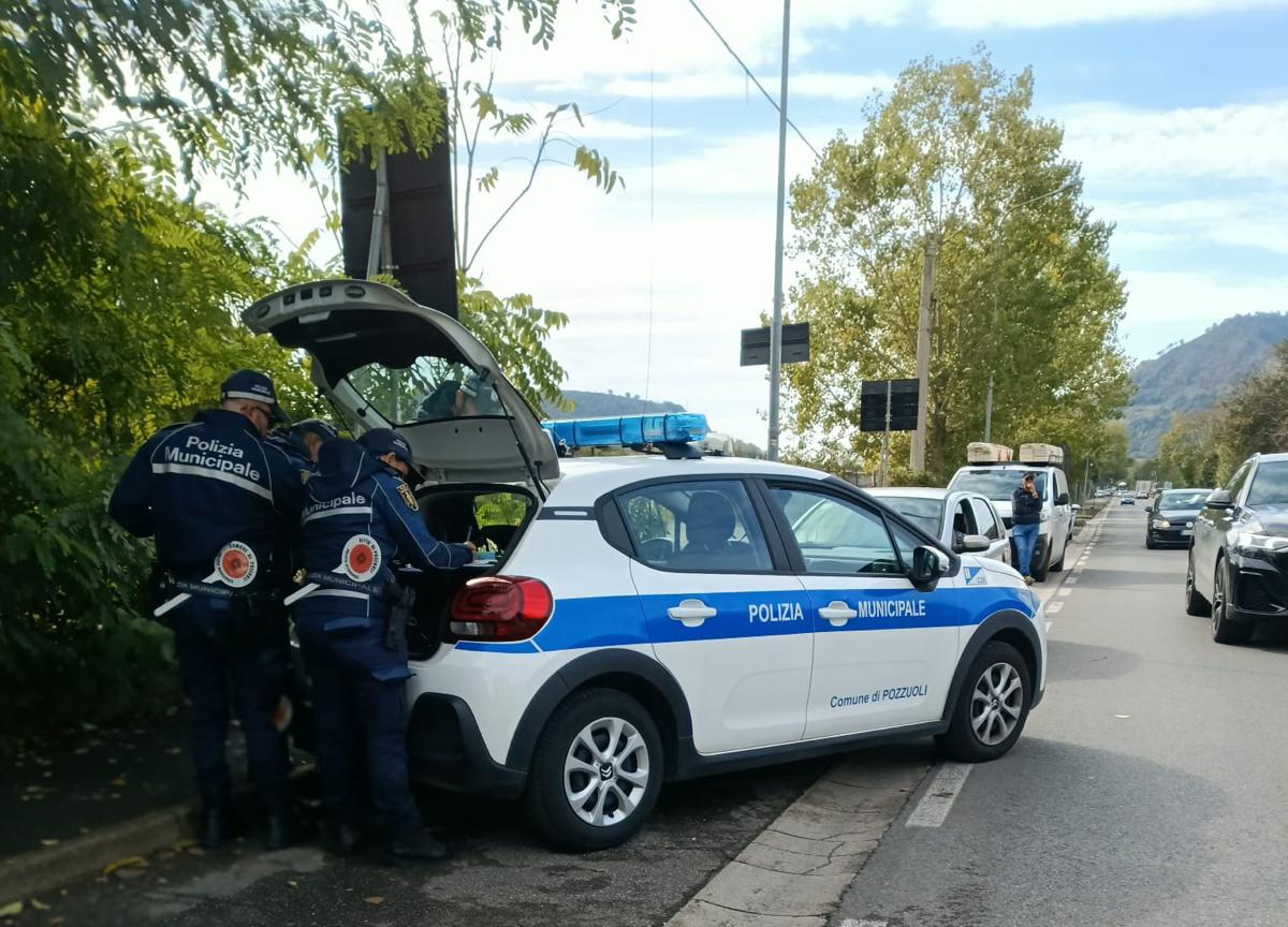 POZZUOLI/ Controlli della Polizia Municipale: fermate 100 vetture