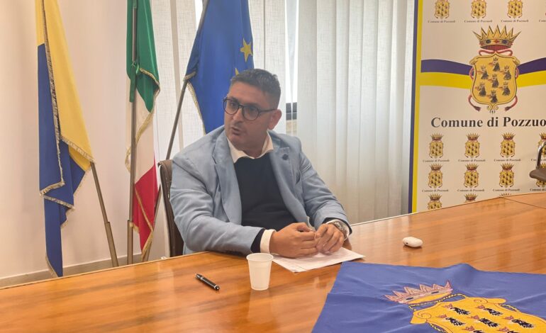 POZZUOLI/ Manzoni vara la Giunta-ter: in pole Magliulo e Gloria. Frecciate ai dimissionari «Perplesso dalle loro lettere» – LE FOTO
