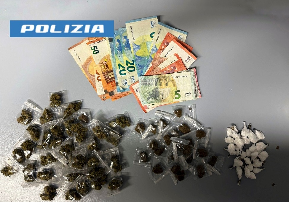Spaccio di droga: 18enne arrestato dalla Polizia