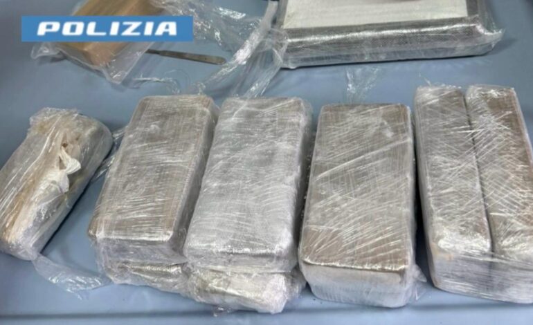 Trovato con oltre 6 kg di droga in cantina: 39enne arrestato a Fuorigrotta