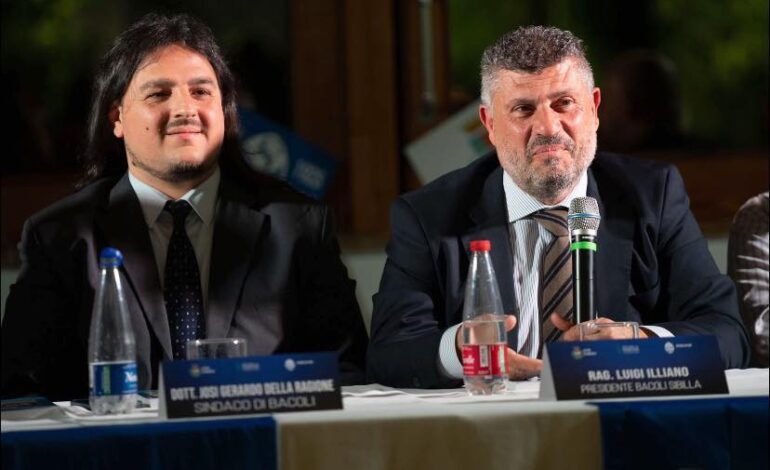 BACOLI/ Nuova giravolta del “leghista” Luigi Illiano: vota il bilancio e si butta tra le braccia di Josi