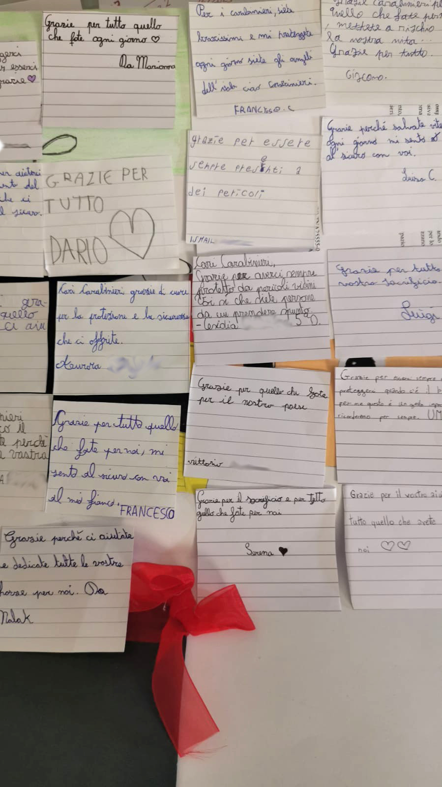 I messaggi dei bambini ischitani per ringraziare e ricordare i tre carabinieri morti nel veronese