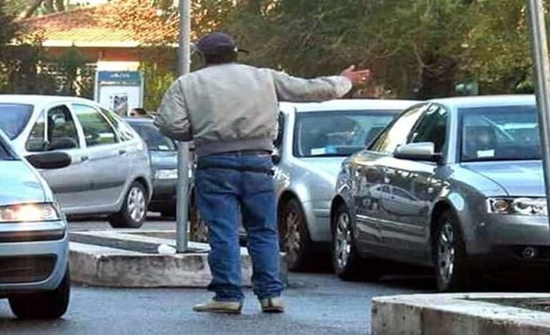 Arrestato parcheggiatore-pusher: spacciava droga e chiedeva soldi agli automobilisti