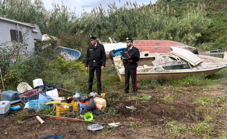 Maxi discarica abusiva scoperta a Varcaturo: nei guai padre e figlia