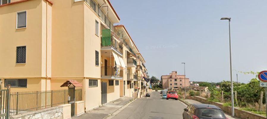 POZZUOLI/ Calci e pugni alle porte: gruppo di ragazzini spaventa anziani e residenti a Monterusciello