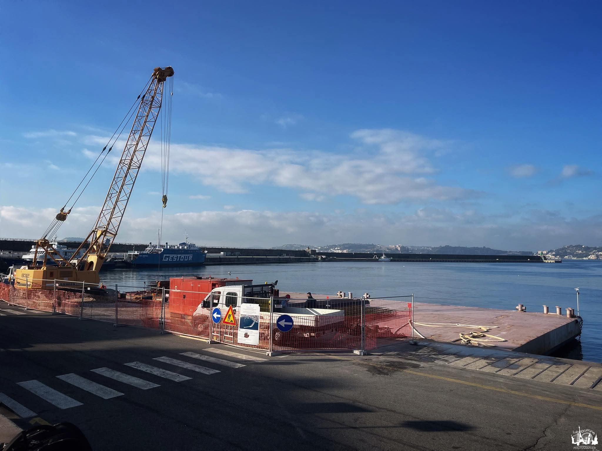 Svolta al porto di Pozzuoli: installato il pontile galleggiante
