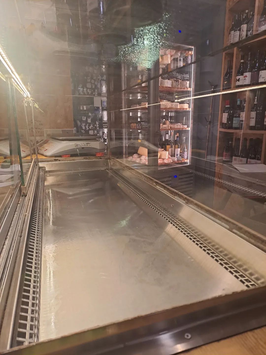 Tre black out nel centro storico di Pozzuoli, la rabbia dei commercianti “Non ce la facciamo più”