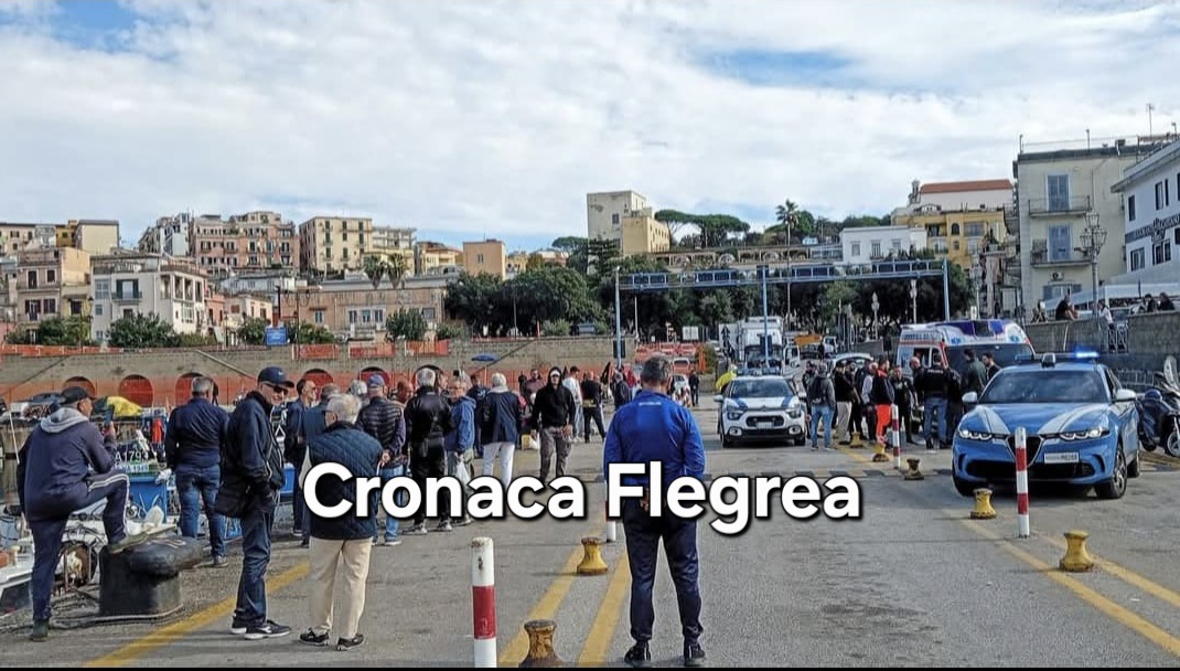 Furti di nasse, scoppia rissa tra pescatori sul porto di Pozzuoli: diversi feriti – LA FOTO
