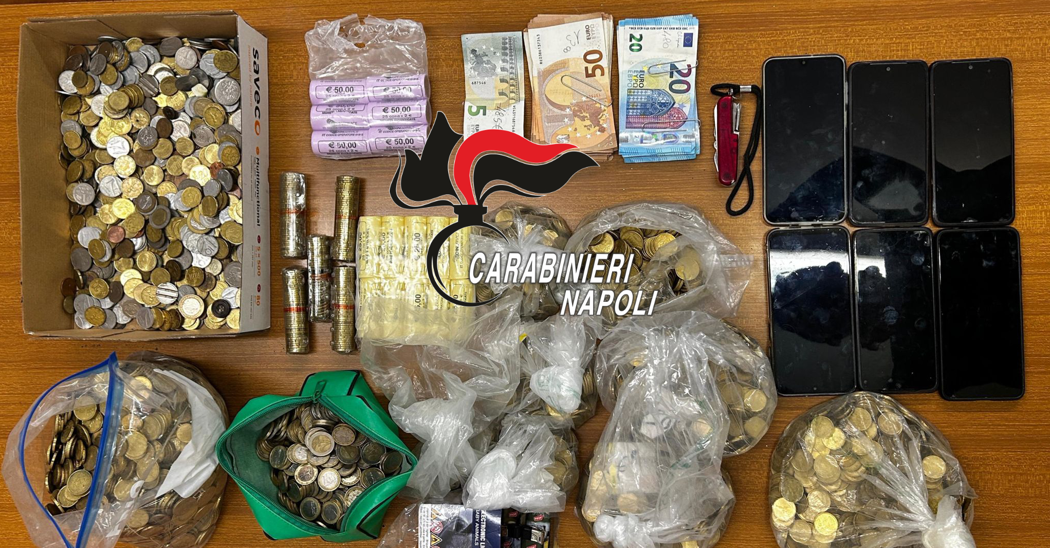 Ladro incastrato da un asso di picche tatuato sulla mano