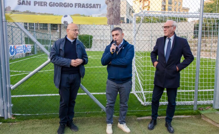 POZZUOLI/ Sindaco e assessore allo Sport al nuovo campo della Chiesa Sant’Artema «Creare spazi di socialità sana attraverso lo sport»