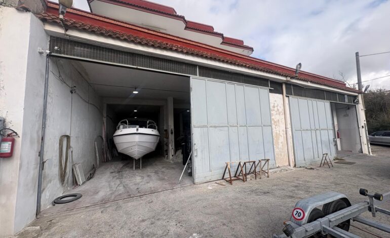 Abusi edilizi ad Agnano: denunciata parente di un consigliere comunale di Pozzuoli