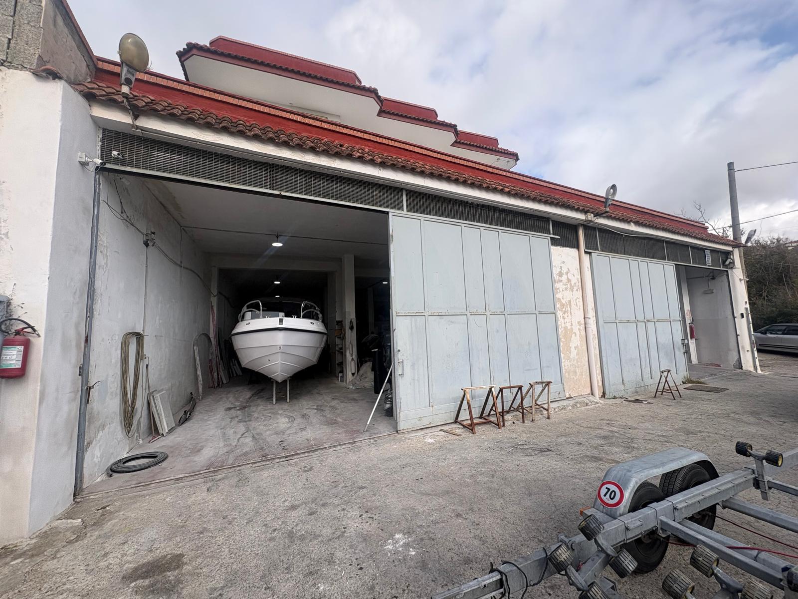 Abusi edilizi ad Agnano: denunciata parente di un consigliere comunale di Pozzuoli