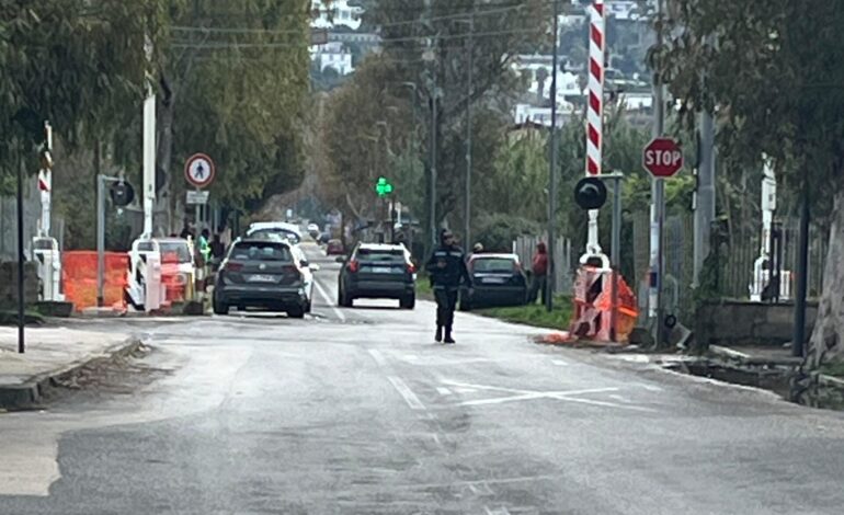 POZZUOLI/ Taxi abusivo si scontra con un’auto a Licola Borgo
