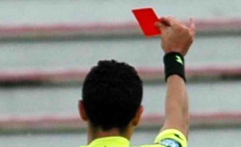Arbitro aggredito da un 17enne durante una partita di calcio giovanile