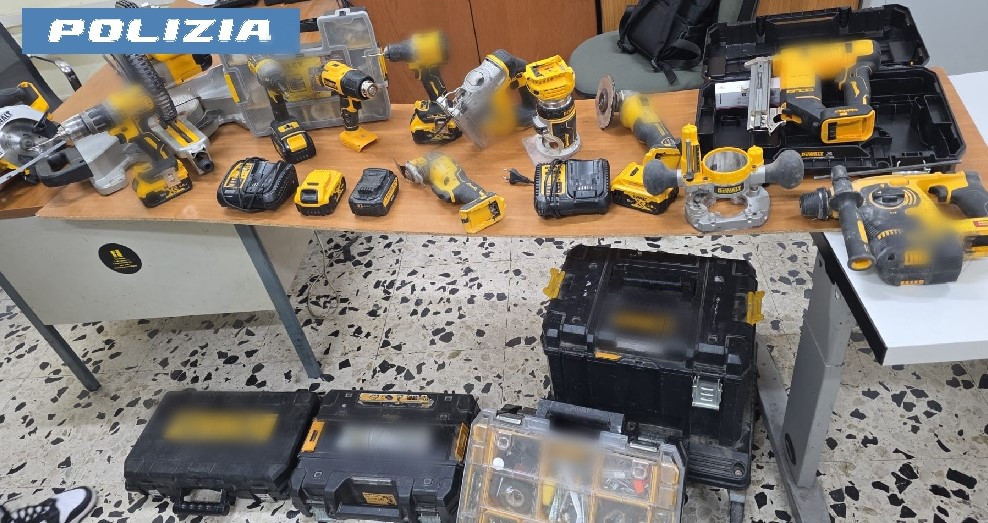 POZZUOLI/ Ruba attrezzi da lavoro da un’auto in sosta: preso 23enne nel campo rom