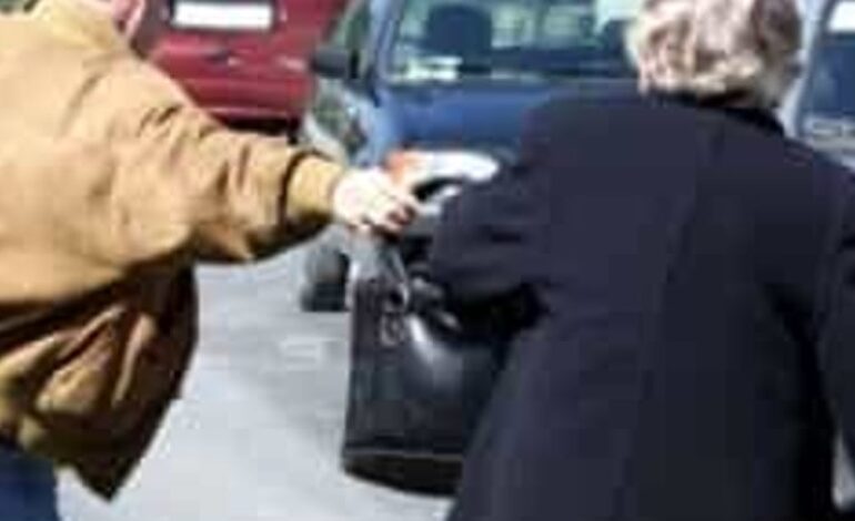 Scippa la pensione a una 83enne appena uscita dalle poste: preso dai carabinieri