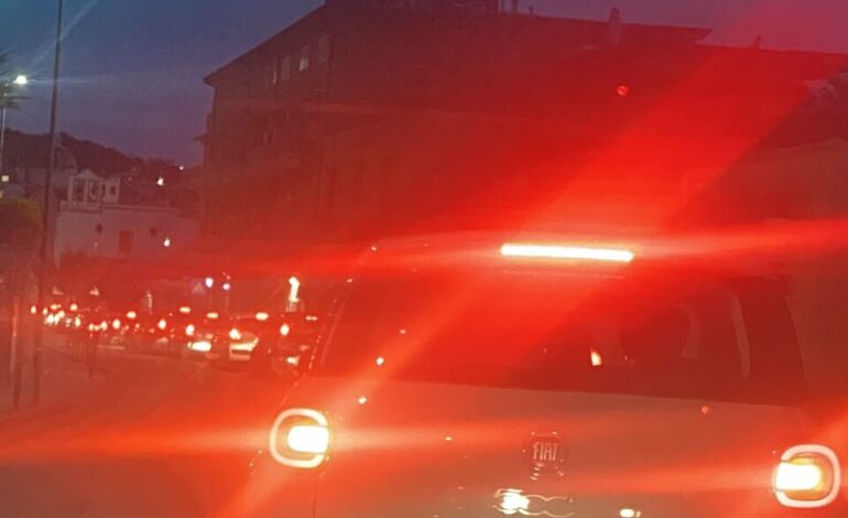 «Strade chiuse e traffico in tilt a Pozzuoli»