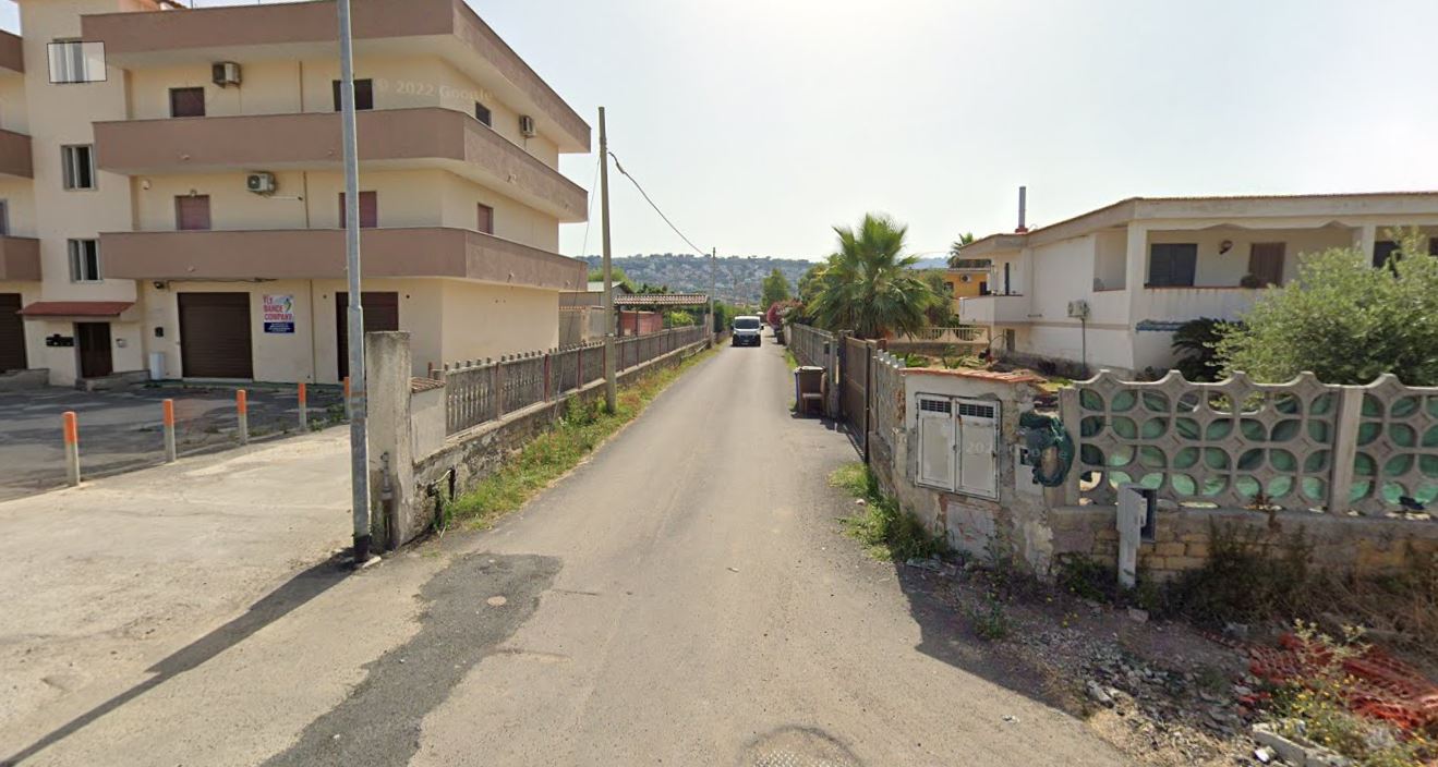 POZZUOLI/ Spacciavano droga di ogni tipo in via delle Colmate: arrestati padre, figlia e genero