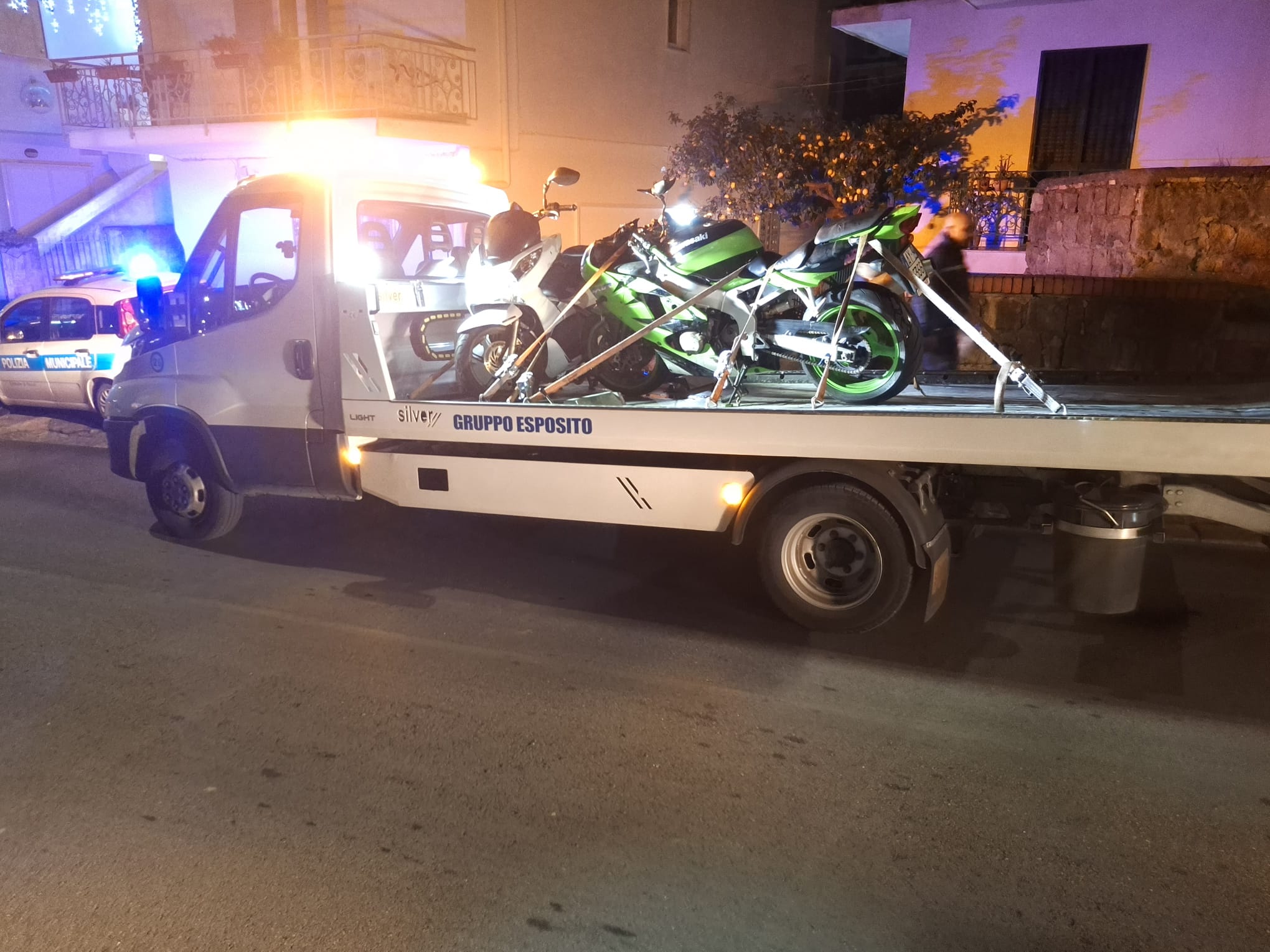 Scontro tra due moto a Bacoli: un ferito in codice rosso