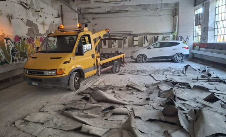POZZUOLI/ Scoperto deposito di auto rubate all’interno dell’ex Sofer – LE FOTO