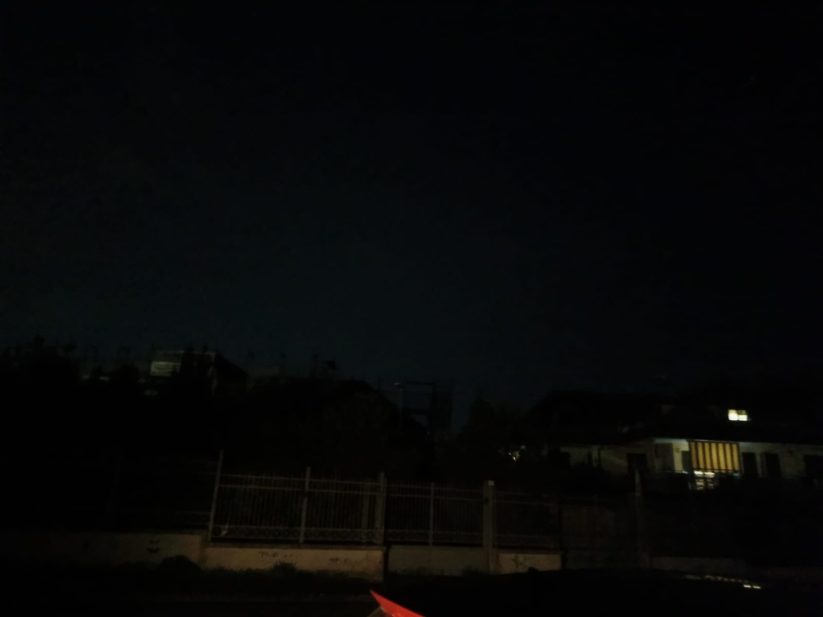 «Abbiamo paura: illuminate le nostre strade» Appello dei residenti di Lago Patria