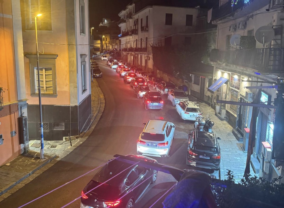 POZZUOLI/ «Due giorni di caos totale in via Pergolesi»