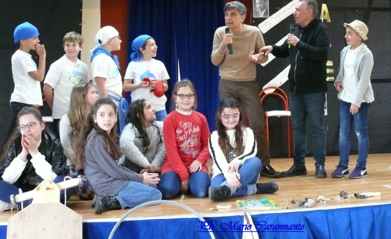 Da Vincenzo Salemme gli auguri ai giovani studenti di Bacoli in visita a Cinecittà