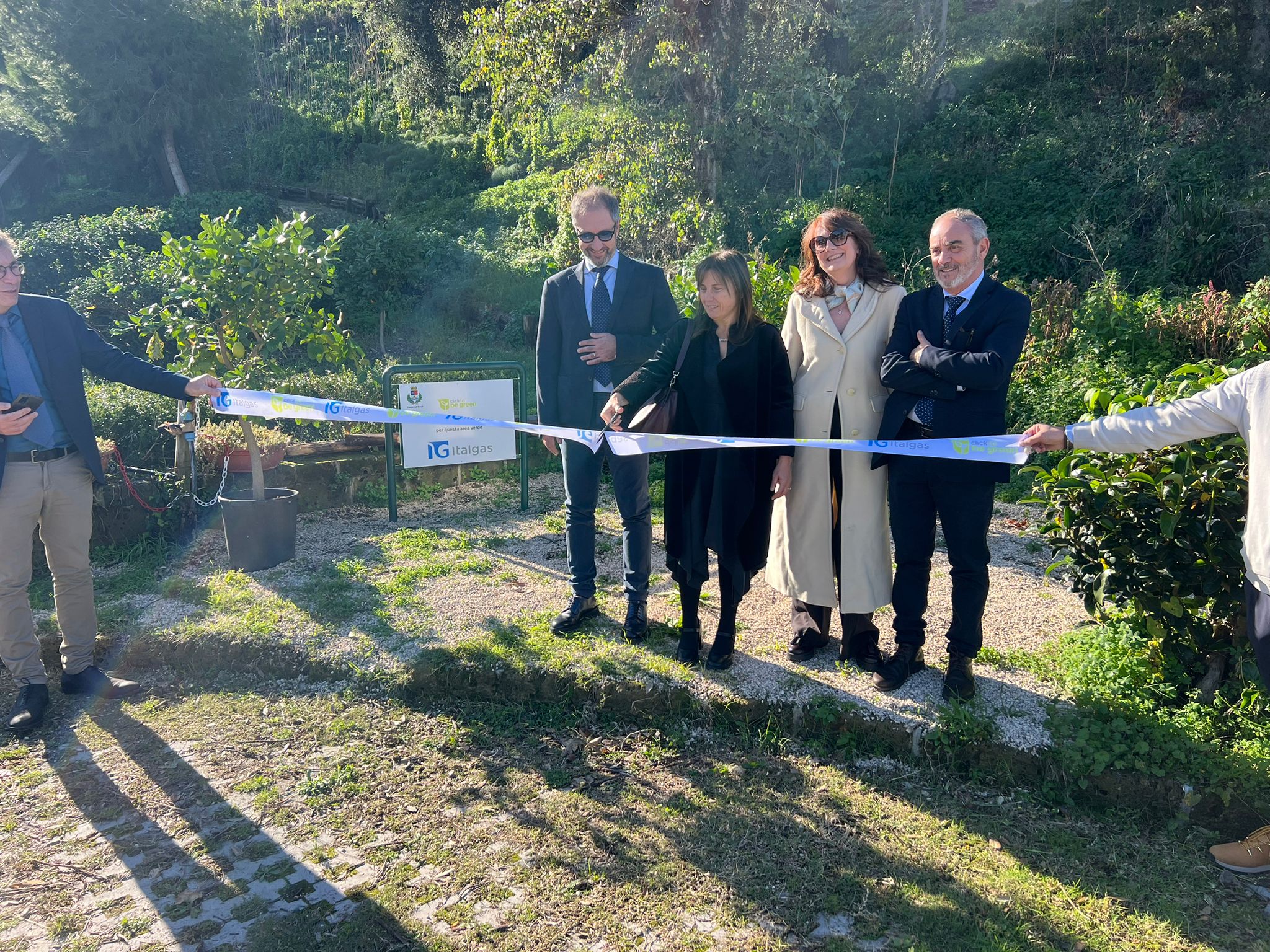 BACOLI/ Comune e Italgas inaugurano un nuovo spazio verde a Villa Ferretti
