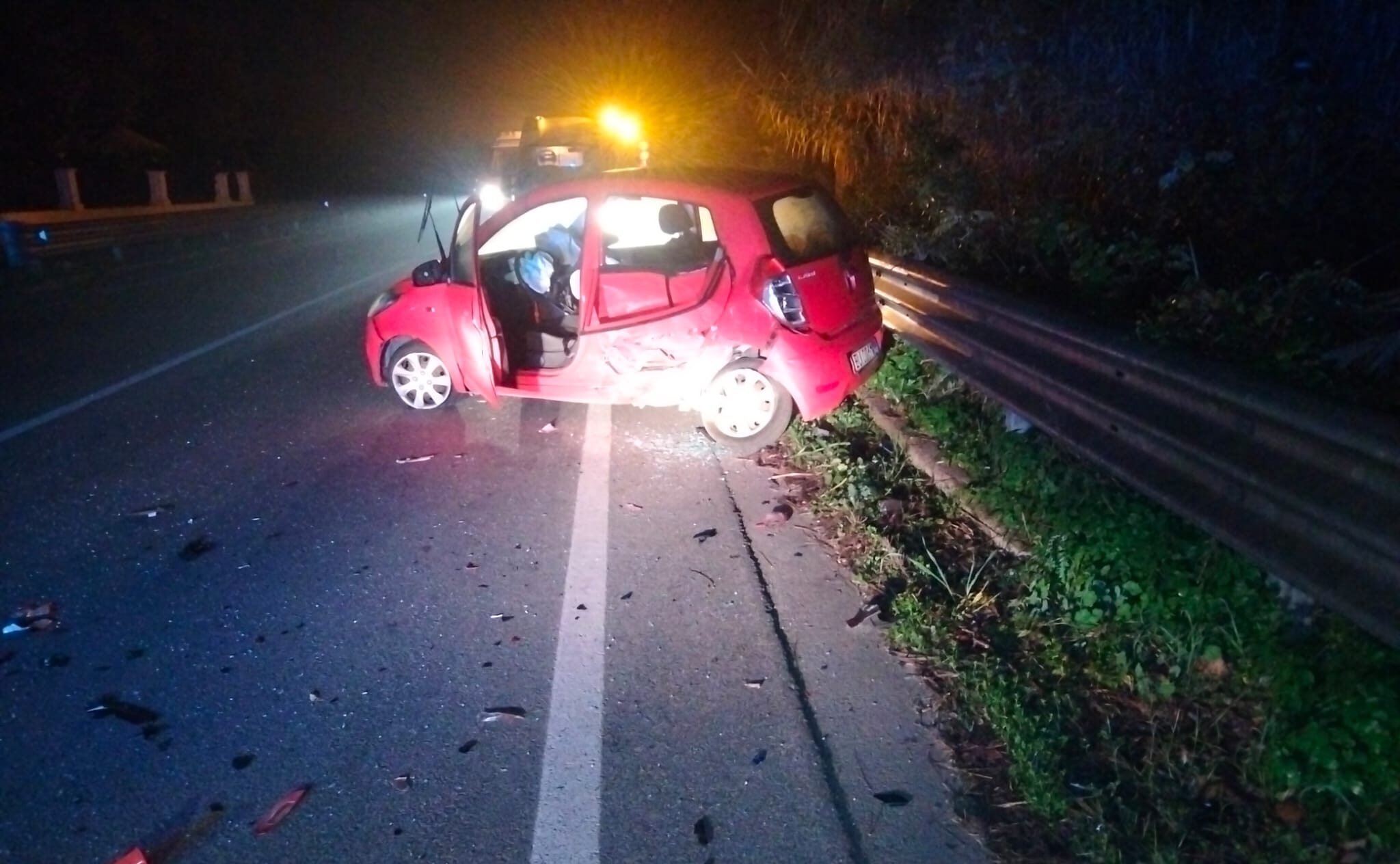 POZZUOLI/ Schianto sulla Domitiana a Licola: grave una donna