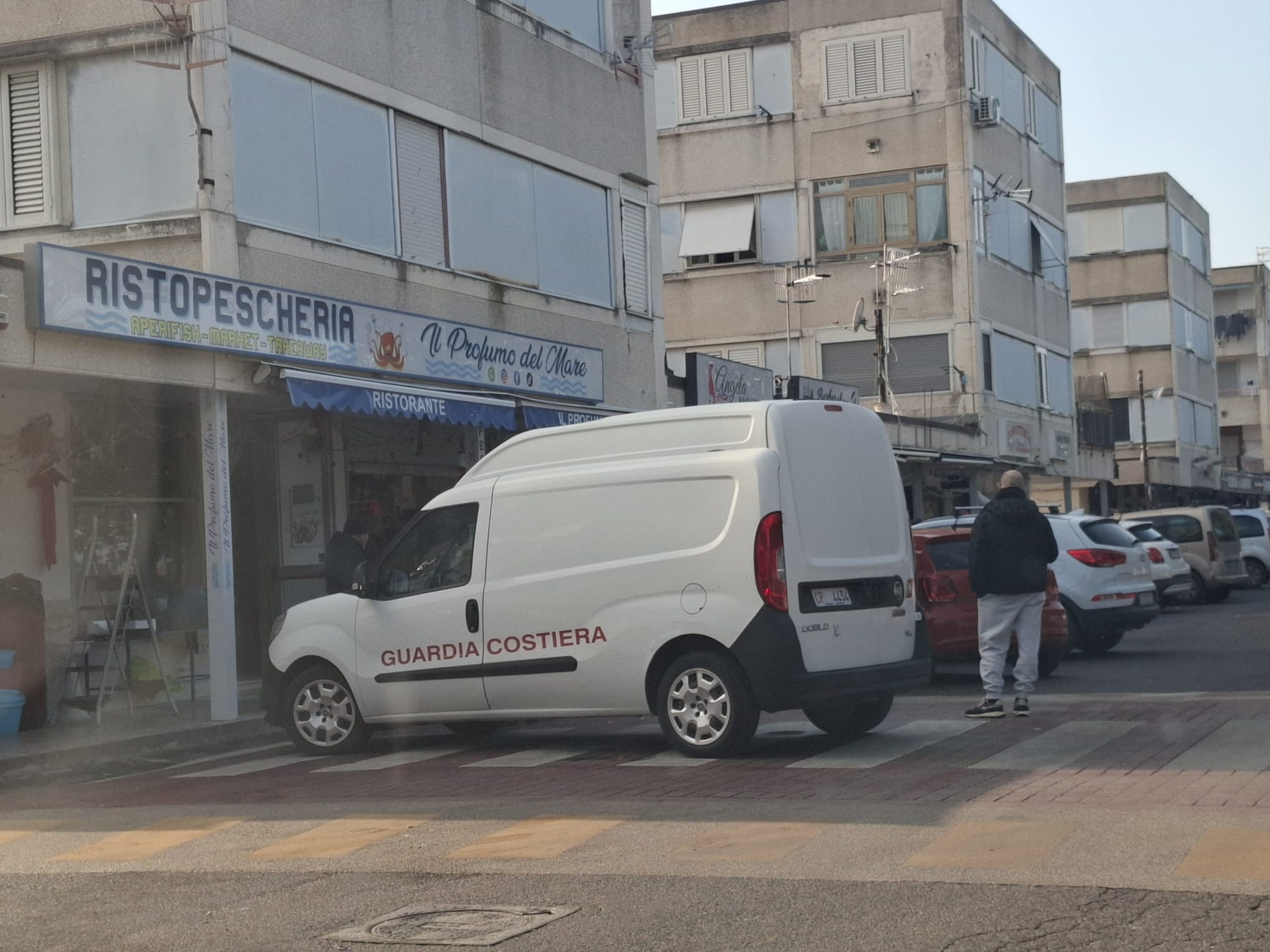 POZZUOLI/ Natale sicuro: controlli della Guardia Costiera nelle pescherie di Monterusciello