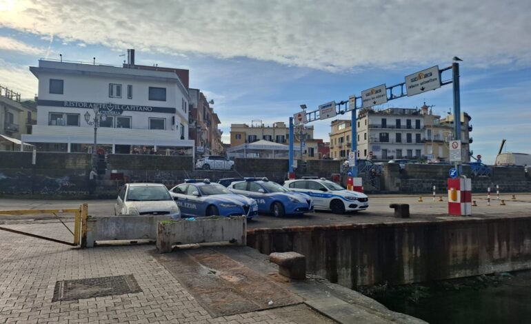 «Vi accoltello!» minacce a poliziotti e militari sul porto di Pozzuoli: nei guai un pescatore abusivo