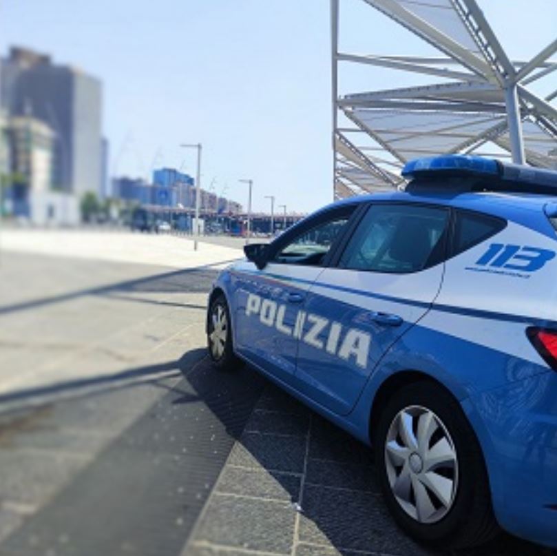 Ruba cellulare in stazione: 25enne arrestato dalla Polizia