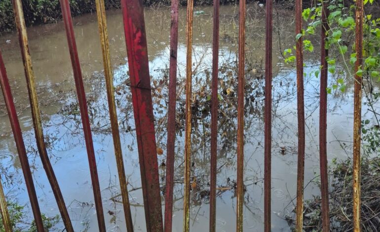 POZZUOLI/ Quartiere abbandonato, la denuncia dei residenti «Dal comune solo promesse»