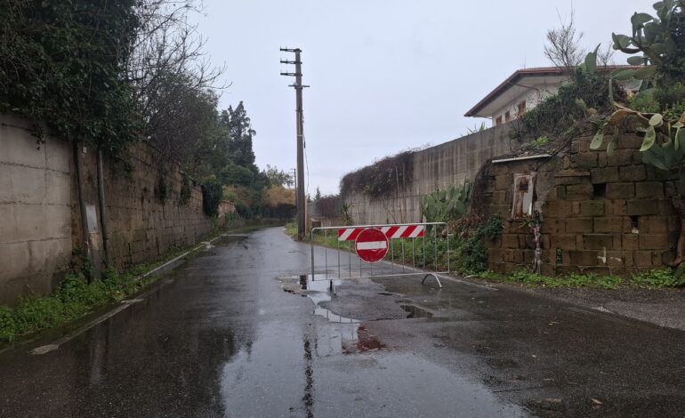 Maltempo, chiusa via Reginelle strada scandalo di Pozzuoli
