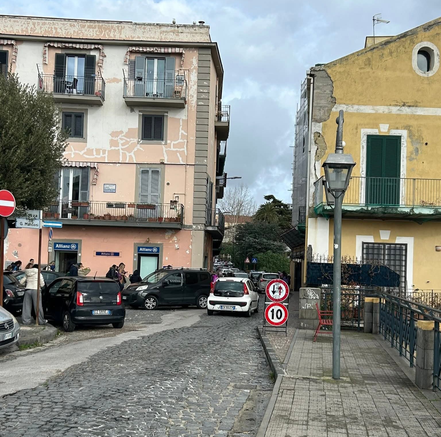 POZZUOLI/ Lavori eterni in via Marconi: una spina nel fianco per l’amministrazione comunale