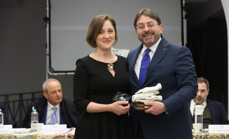 Eccellenze sanitarie, premiato ginecologo di Pozzuoli