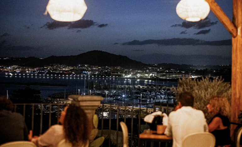 Maison Toledo, un angolo di Paradiso con vista sul golfo di Pozzuoli – LE FOTO