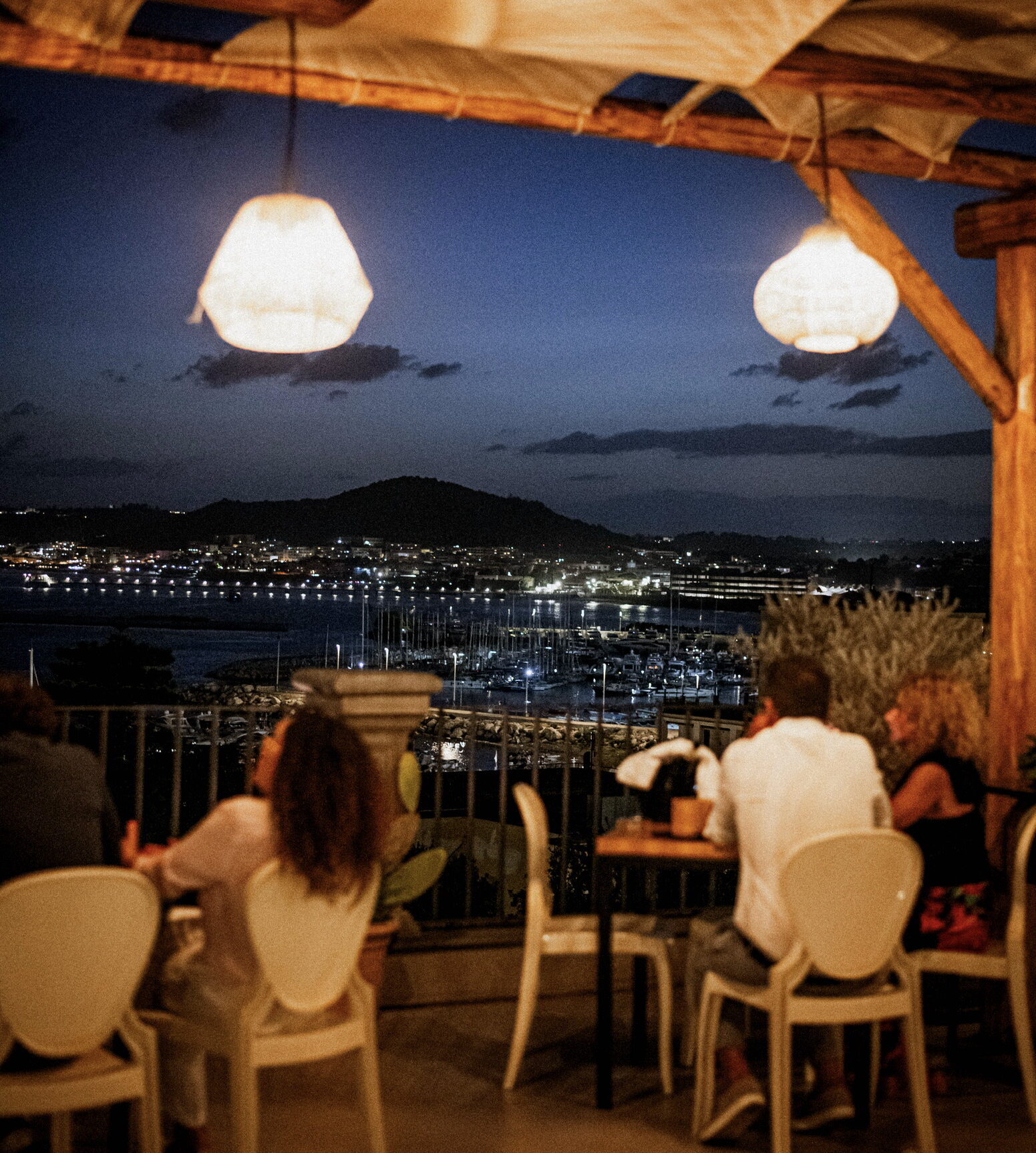 Maison Toledo, un angolo di Paradiso con vista sul golfo di Pozzuoli – LE FOTO