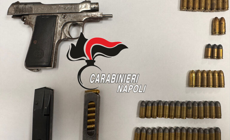Pistola clandestina e proiettili trovati in una palazzina