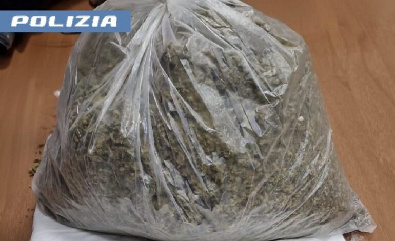 Spaccio di droga, la polizia arresta un uomo e una donna