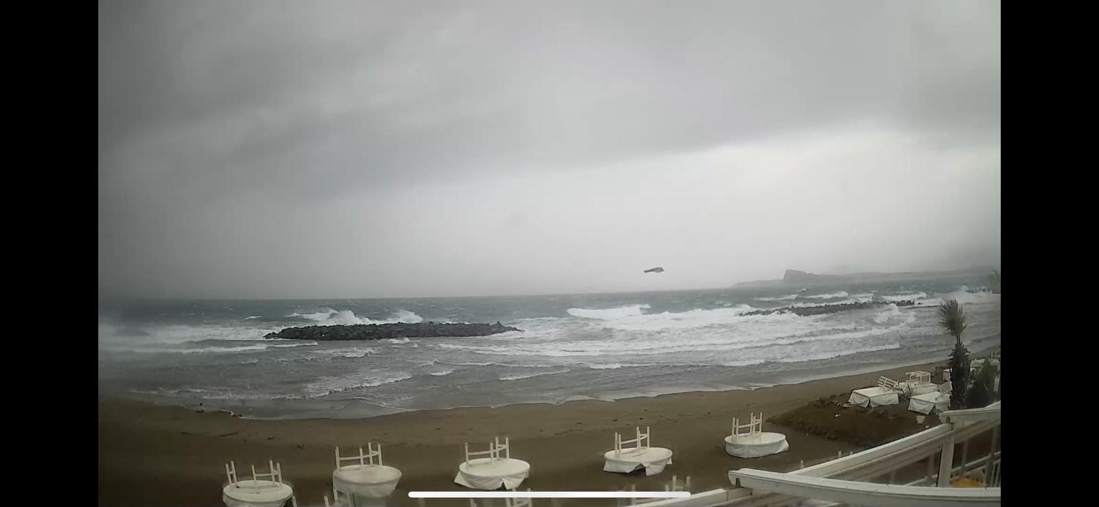 BACOLI/ Maltempo: pioggia, vento forte e disagi in città