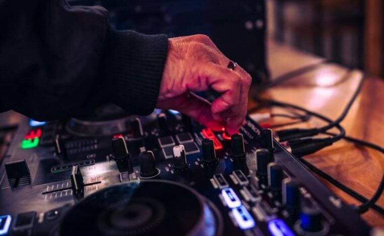 Strage di Crans-Montana, un minuto di silenzio in tutte le discoteche d’Italia