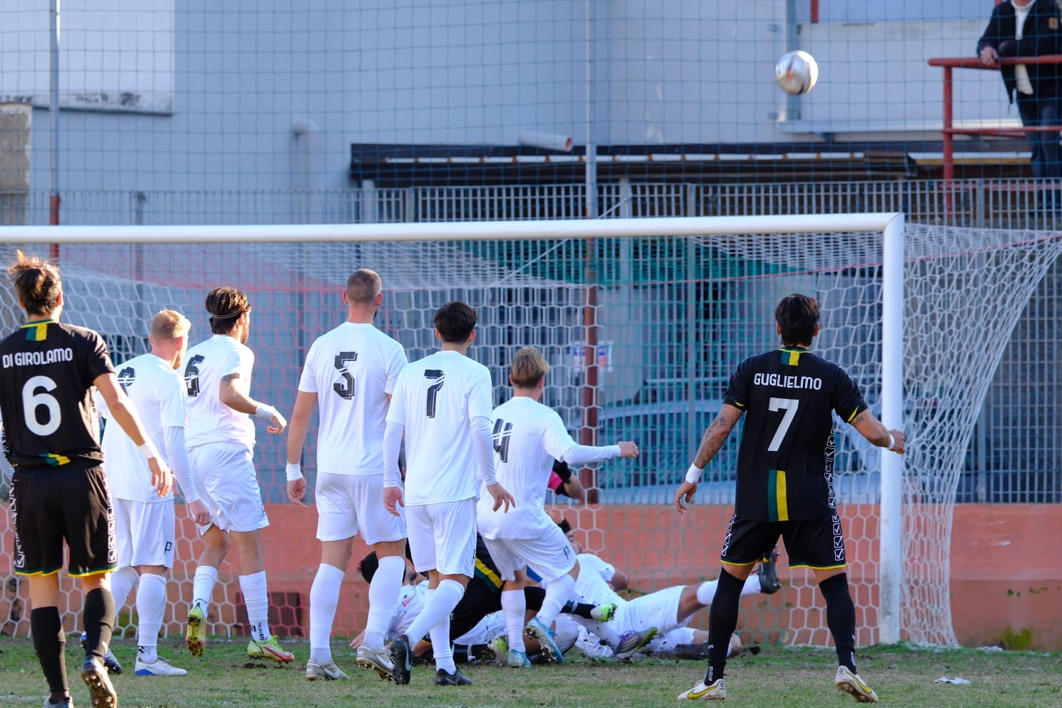CALCIO/ Puteolana sconfitta 4-0 in casa dalla Boys Caivanese