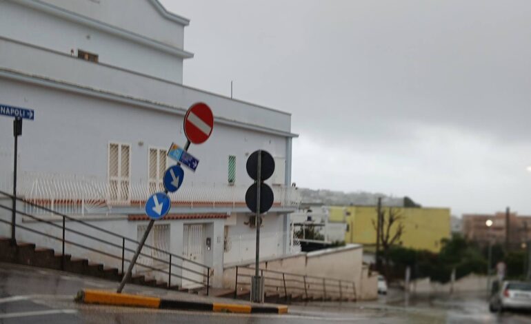 Degrado a Monte di Procida, consigliere accusa «Frutto di inerzia. I cittadini meritano rispetto»