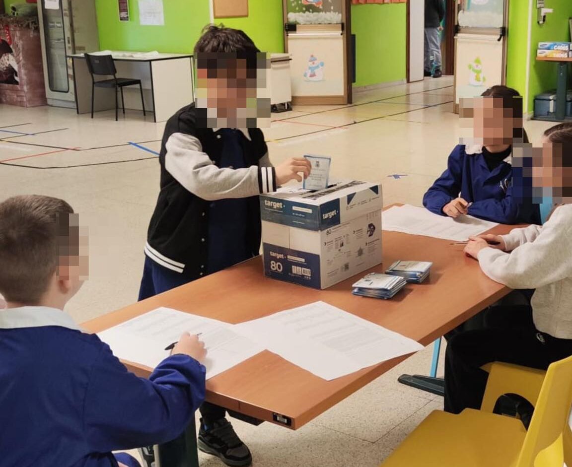 A Quarto si vota per eleggere il sindaco e il consiglio comunale dei ragazzi – LE FOTO