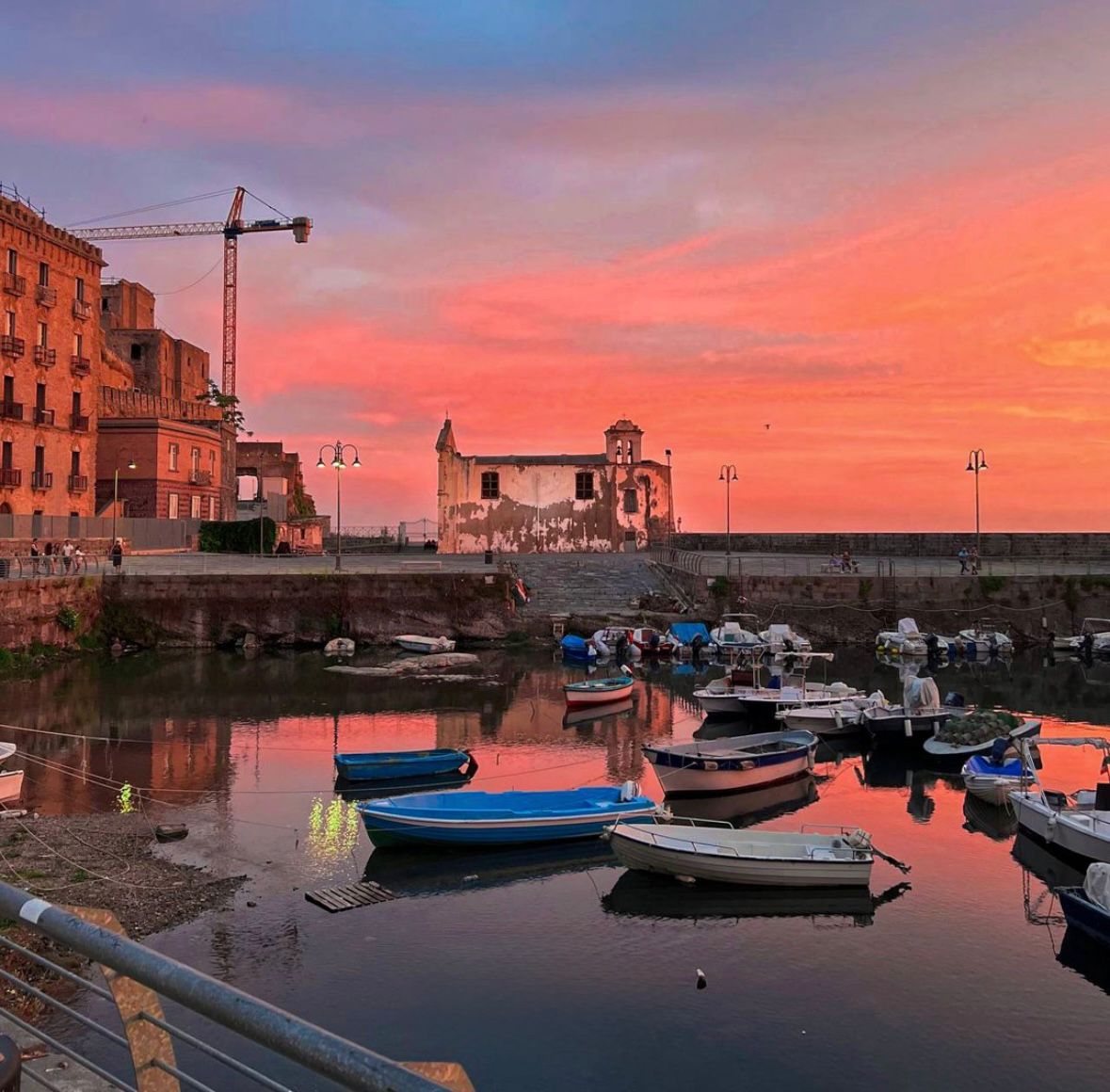 POZZUOLI/ Musica, messaggi d’amore e foto di coppia: a San Valentino la prima edizione di “Darsena in Love”