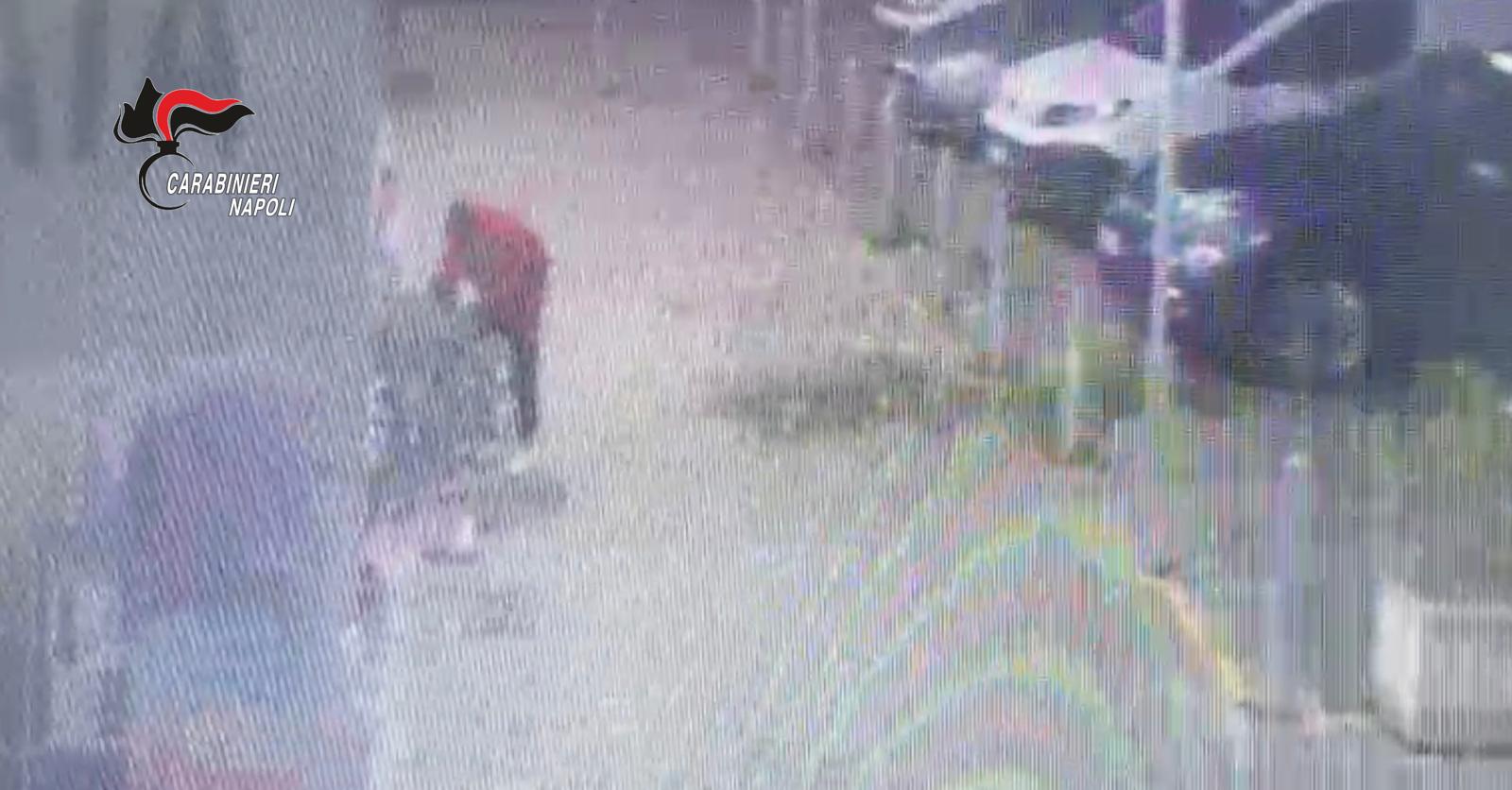 Tenta di rapire bimbo di 5 anni fuori a un supermercato MD: arrestato dai carabinieri